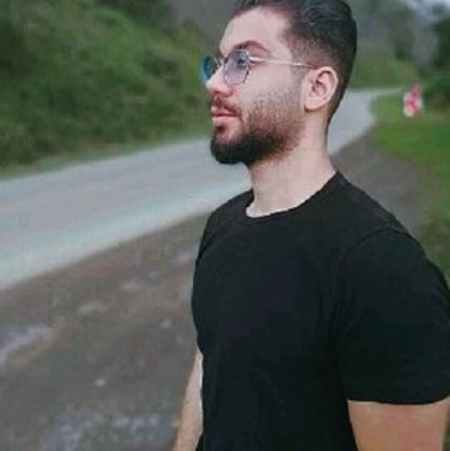 دانلود آهنگ نفسم به نفس تو بنده